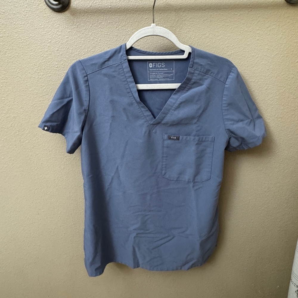 FIGs One-Pocket Catarina Scrub Top
